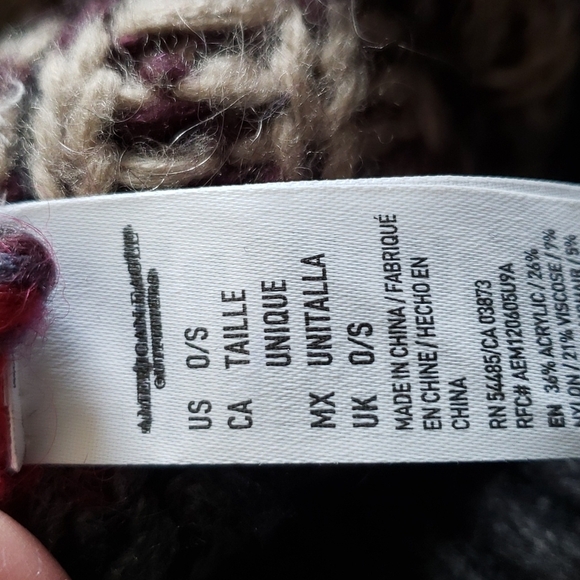 BUNDLE OF TWO KNIT BEANIE/TOBOGGAN 1 AMERICAN EAGLE ONE CC - Picture 6 of 11